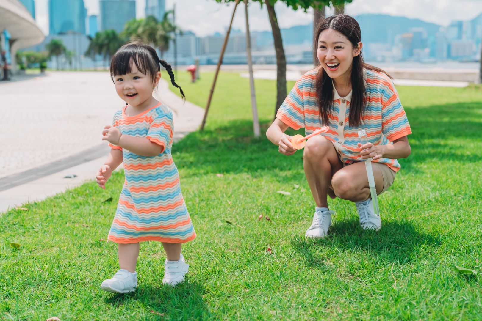 KNITTED WAVY SUMMER DRESS WITH SHORT-SLEEVED SHIRT TWINNING BUNDLE - Petit Smiles